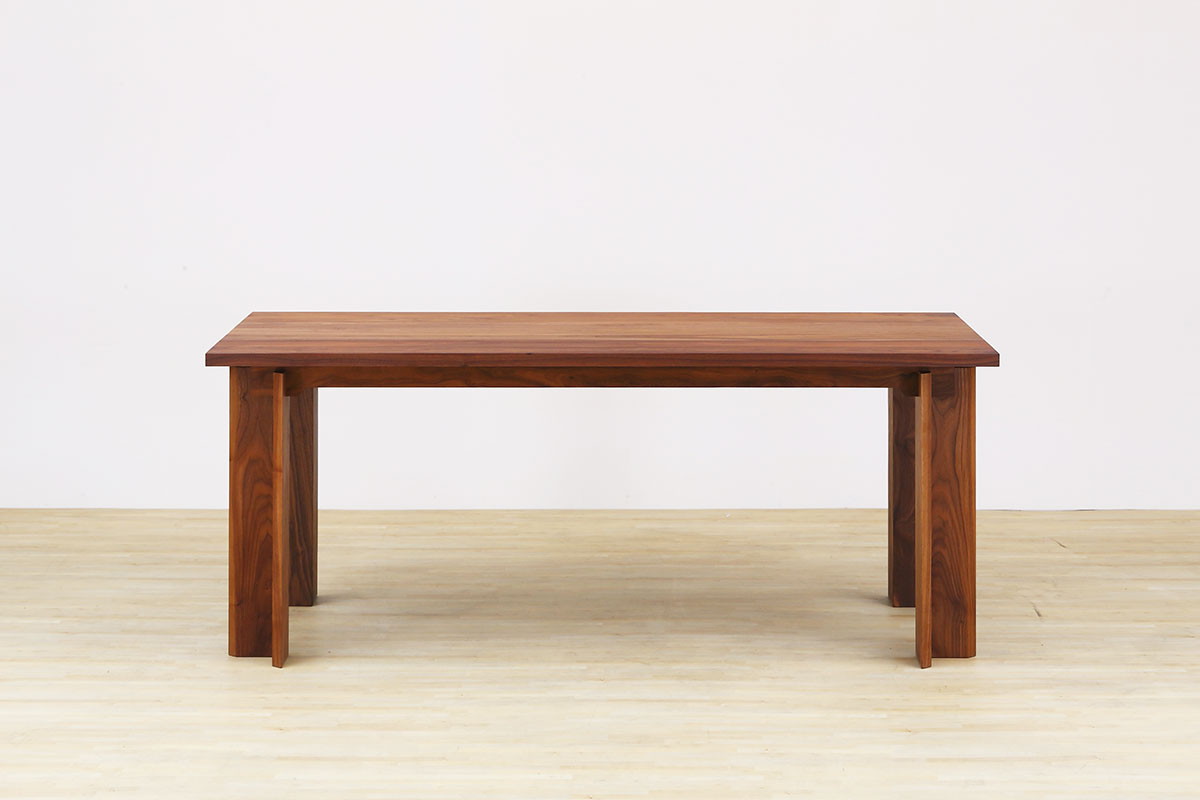 AUTHENTICITY DINING TABLE L