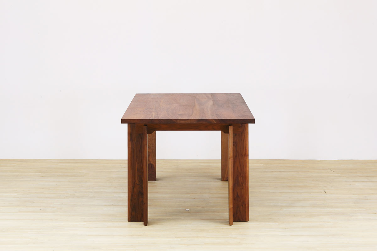 AUTHENTICITY DINING TABLE L